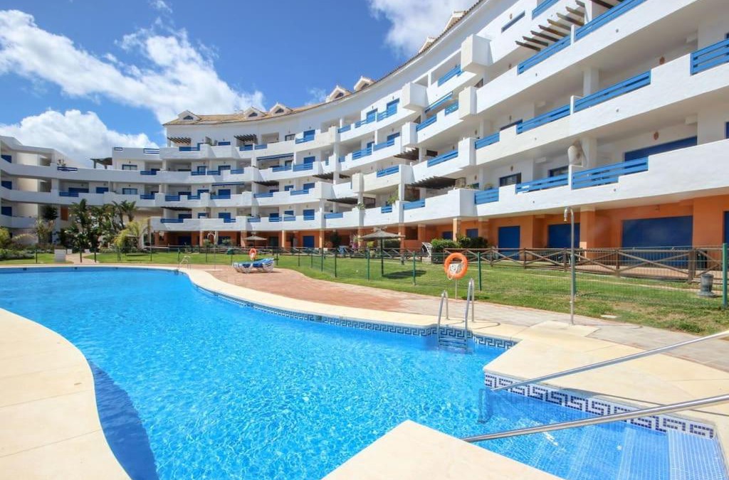 Castillo de Sabinillas Apartment | 2 bedrooms sea and pool view apt in Duquesa Golf & Gardens Manilva