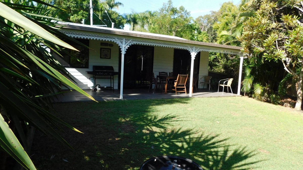 Rosemount Cottage | 2 bedrooms, Fenced Yard for Dog, Gas BBQ, Firepit for marshmallow nights!