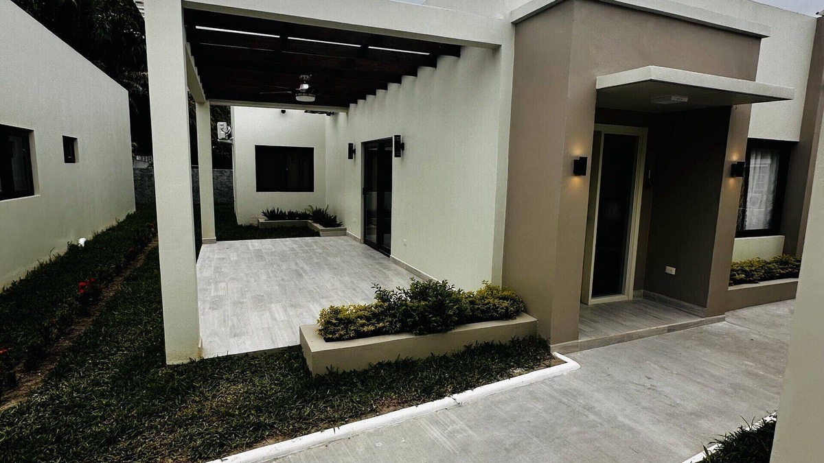 Corozal Villa | 2 Bedrooms Modern and Elegant Villa inside Hotel Palma Real Resort in Honduras.