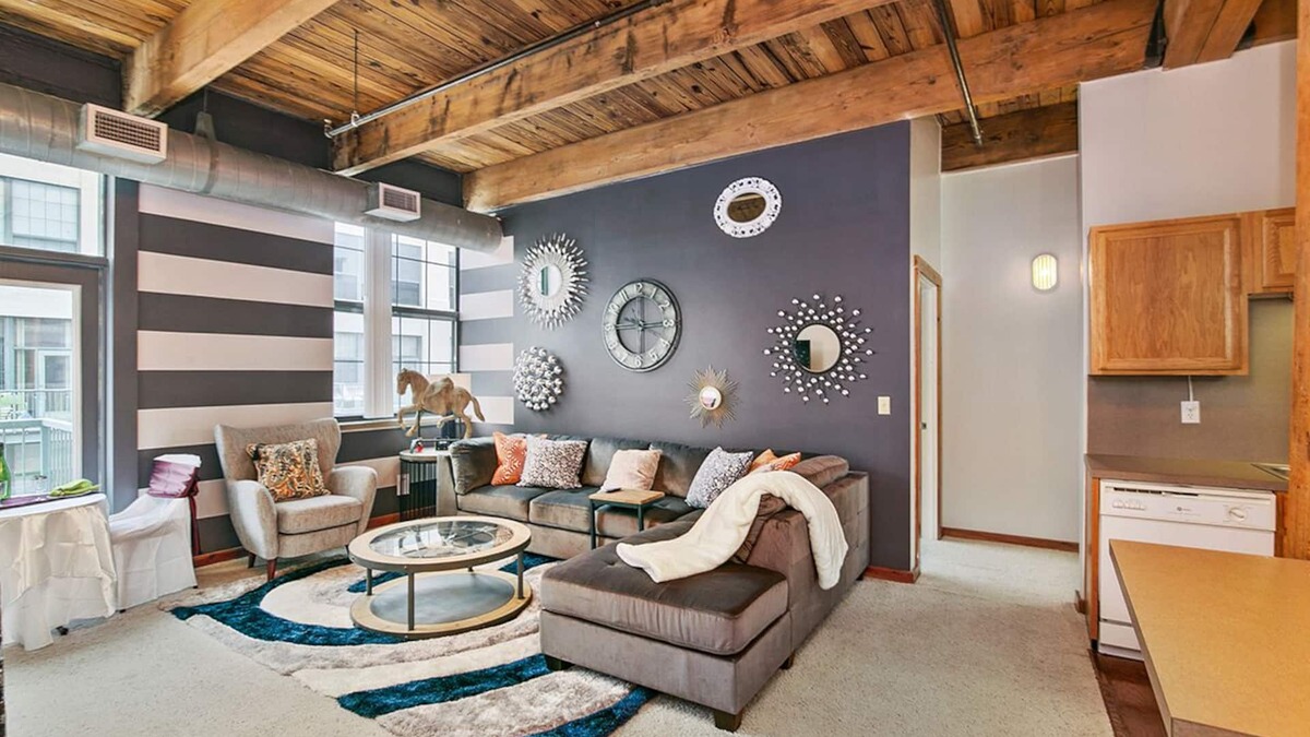 Grand Rapids Condo | 2 bedrooms Resort style condo with POOL and Jacuzzi, Roof Top. River Boardwalk