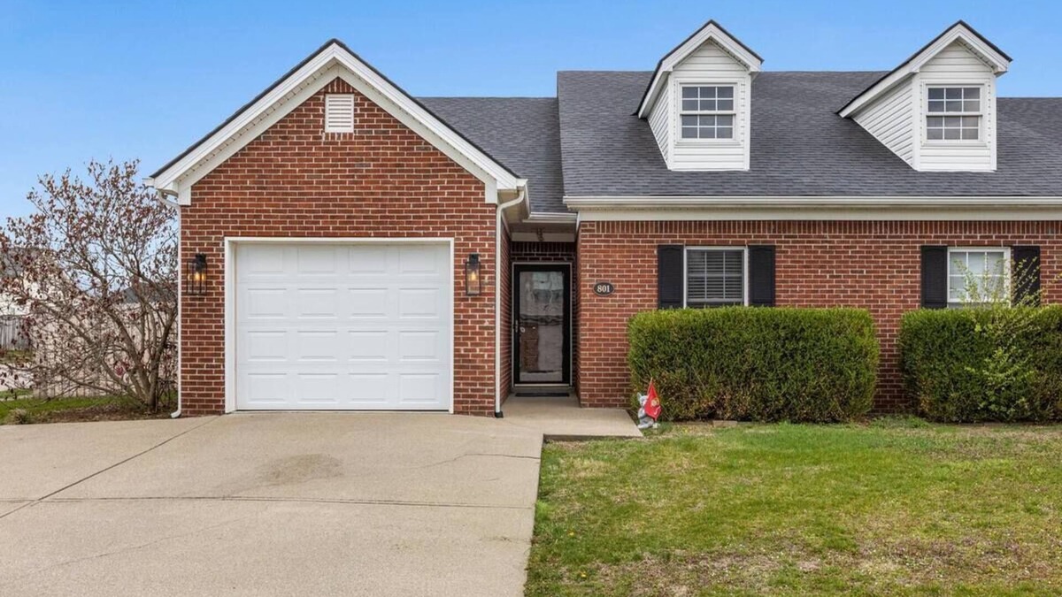 Richmond Condo | 2 Beds/2 Full Baths, Fenced Yard, 1 Car Garage, One Level, Pets Welcomed!
