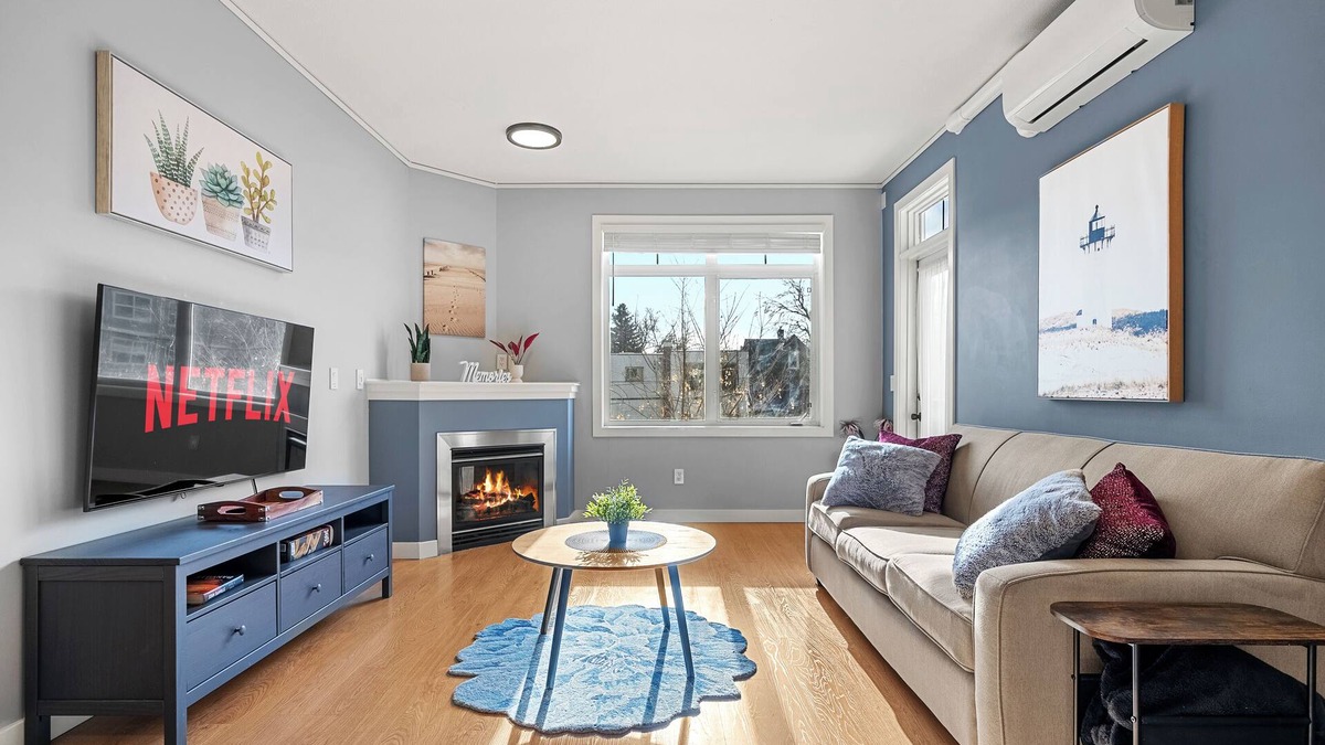 Mission District Condo | 2 Beds, Downtown River Condo: AC, Near Saddledome, Free Underground Parking