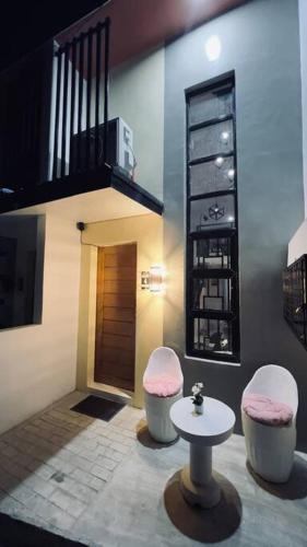 Naga Apartment | 2 Beds Spacious Centrally Located Loft Apartment