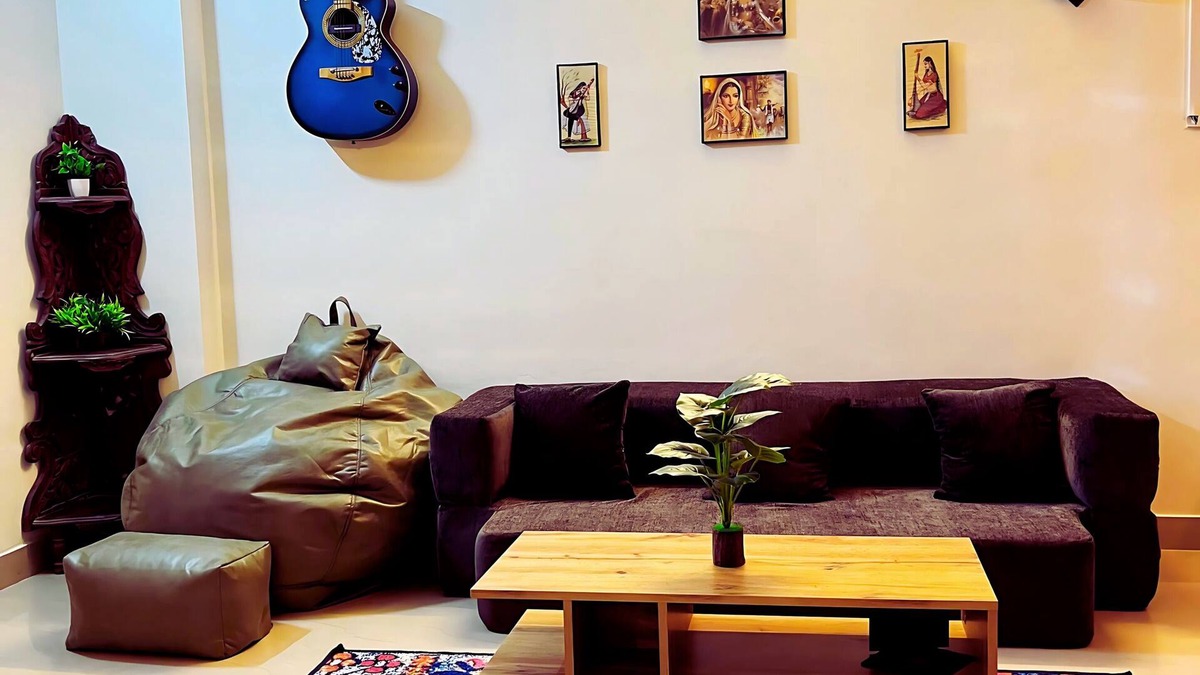 Sigra Apartment | 2 Bhk Apartment with Kitchen, 15 Mins From Kashi Vishwanath Temple & Ghats.