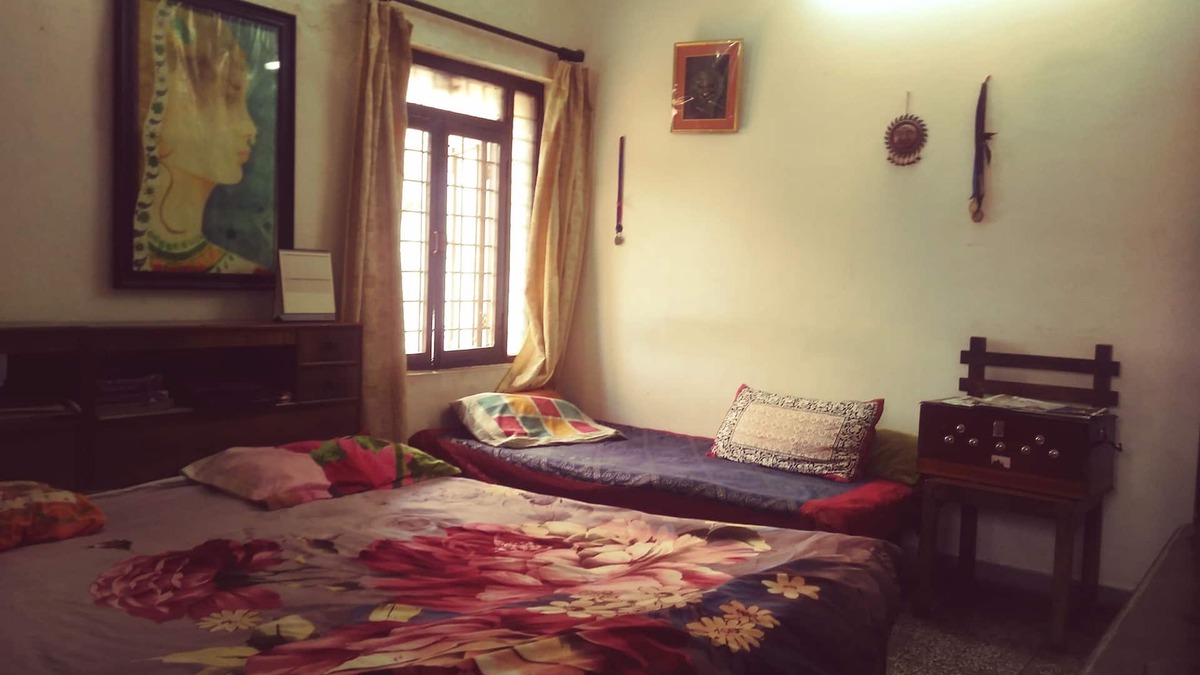 Delhi House | 2 BHK with basic amenities