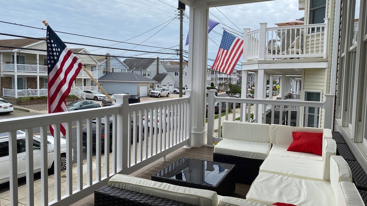 South End Condo | 2 Blocks from the beach! Sleeps 10! Book today!