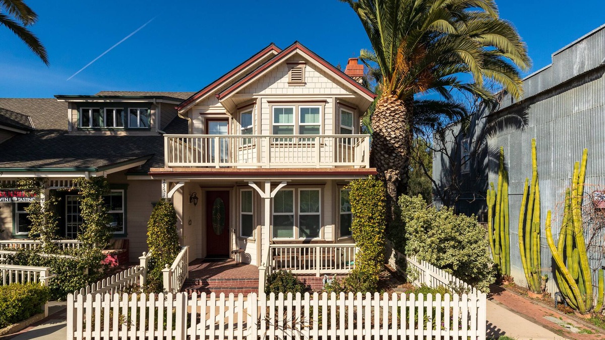 Los Olivos House | 2 Br/1.5 Ba - Craftsman Cottage - Downtown Los Olivos