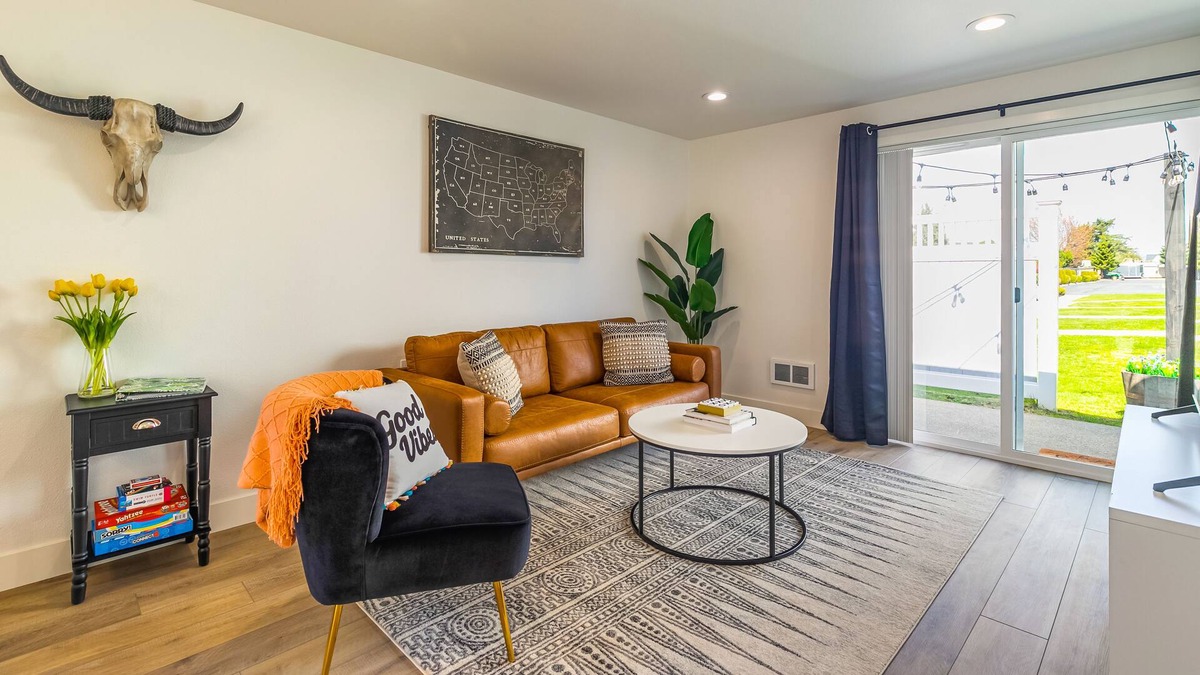 Lynden Apartment | 2 BR/1 BA apartment- Monthly stays available!