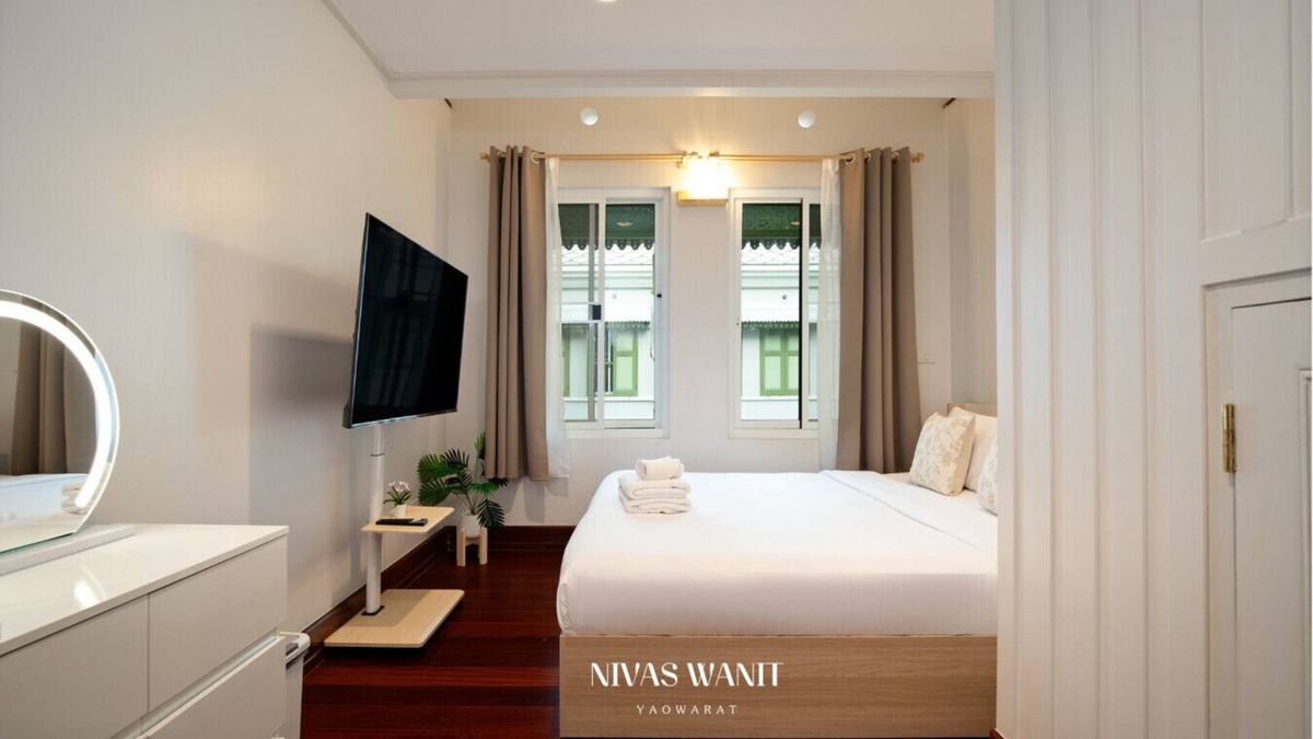 Chakkrawat House | 2 BR 1BA Home In Yaowarat- 5 Min MRT - Nivas Wanit