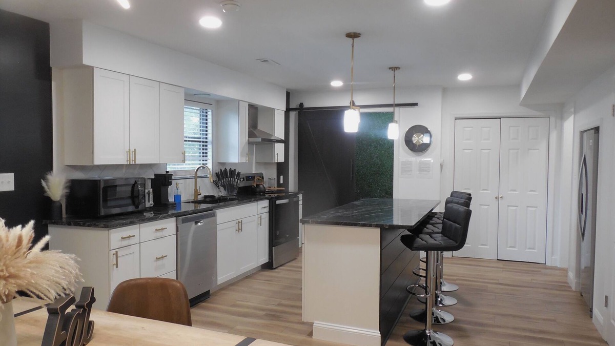 Morgantown House | 2 BR/2.5 Bath townhouse walking distance to stadium
