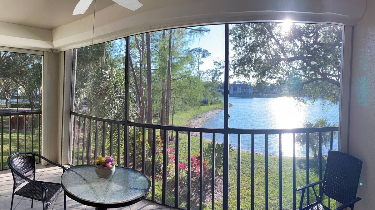 Naples Condo | 2-BR, 2-BA Condo Overlooking Lake Deauville