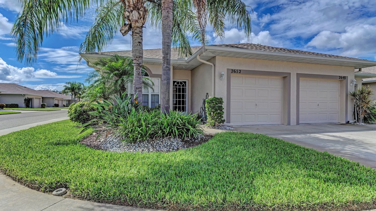 Bradenton Villa | 2 BR,2BA Villa with den & garage close to the beaches of Anna Maria Island