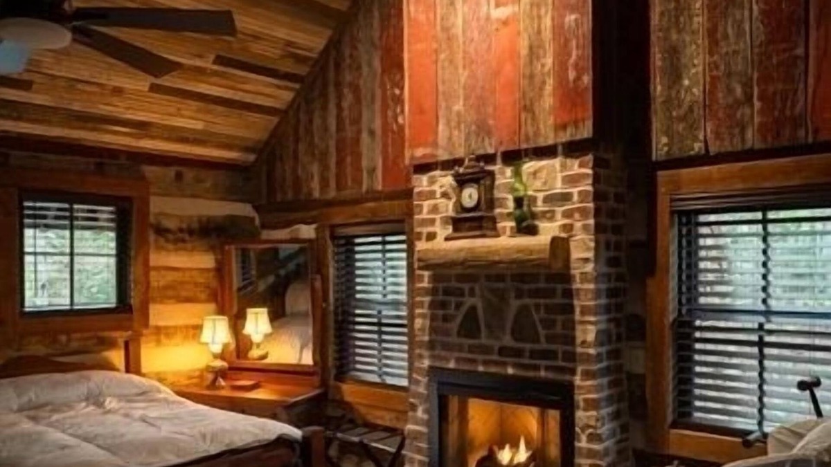 Rutherfordton Cabin | 2-BR, 3 B 1860 hand hewn log cabin in peaceful setting Rutherfordton WiFi, AC