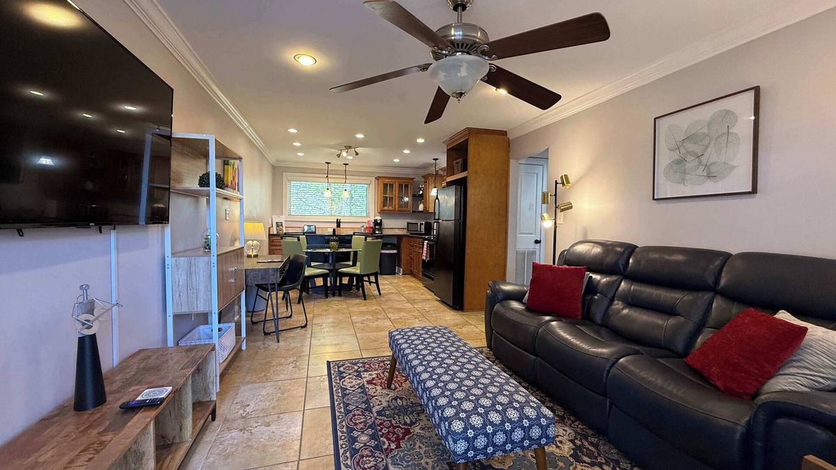 Highlands - Perkins Apartment | 2 BR apartment with laundry, pool