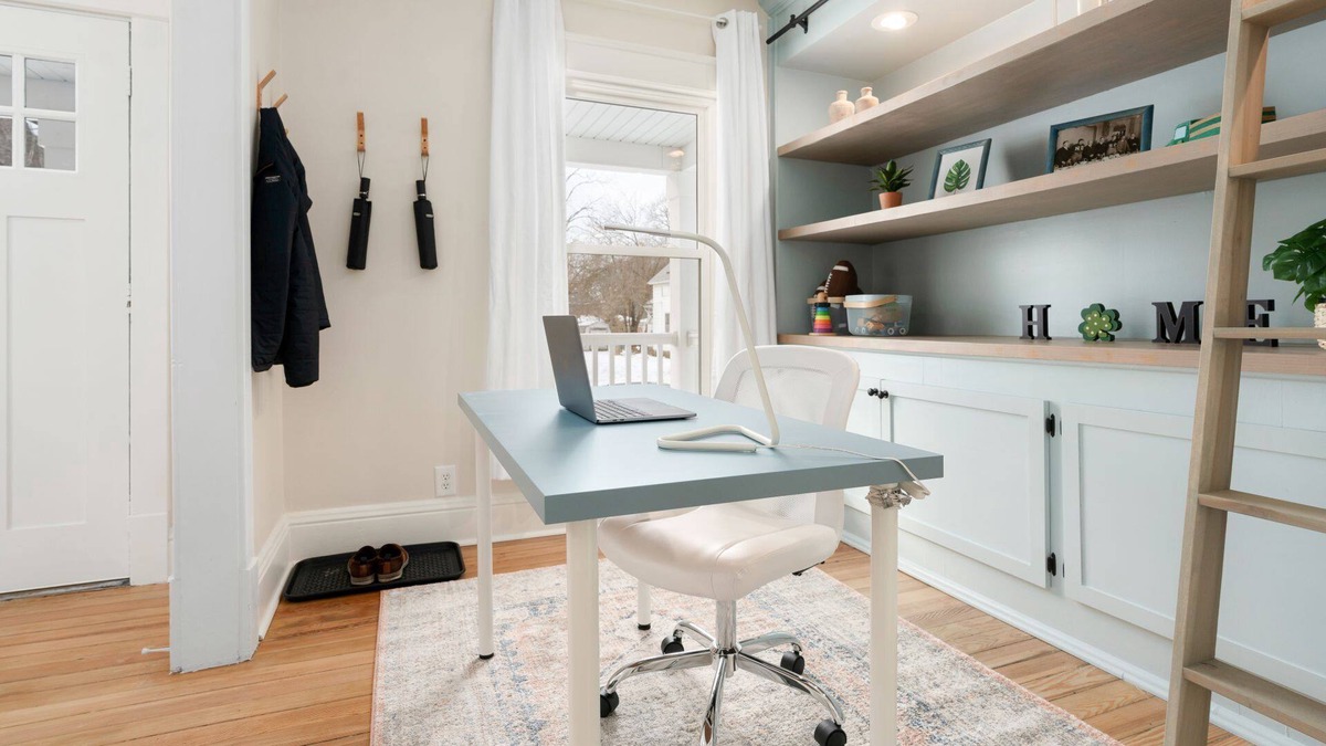 Harters Heights House | 2 BR at Foster St. - Two Bedroom House, Sleeps 6