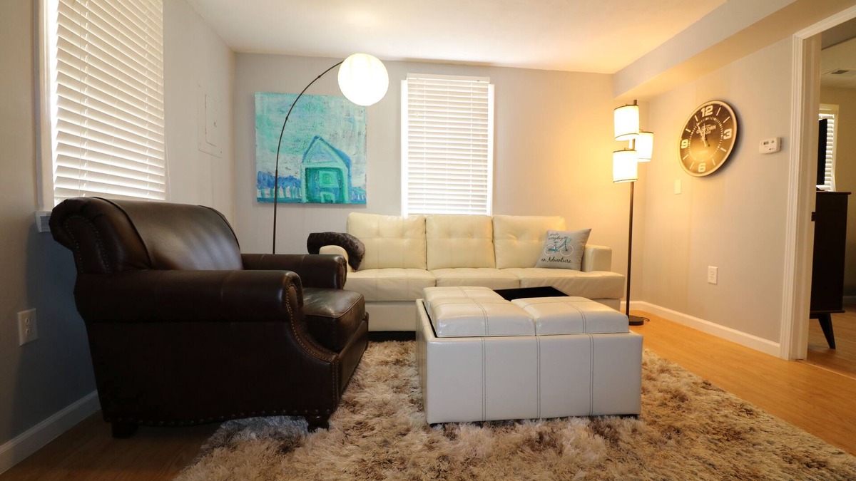 Wilmington Apartment | 2-BR Carriage House near World Equestrian Center, college, hospital