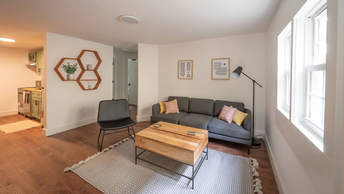 Reynoldstown House | 2 BR duplex - Walk to BeltLine, restaurants & bars