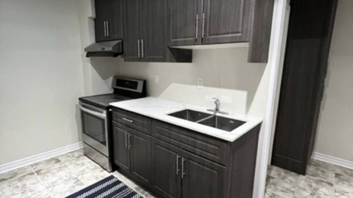 Halton Regional Municipality House | 2 BR Exclusive Suite, TV, Free Parking/Wifi