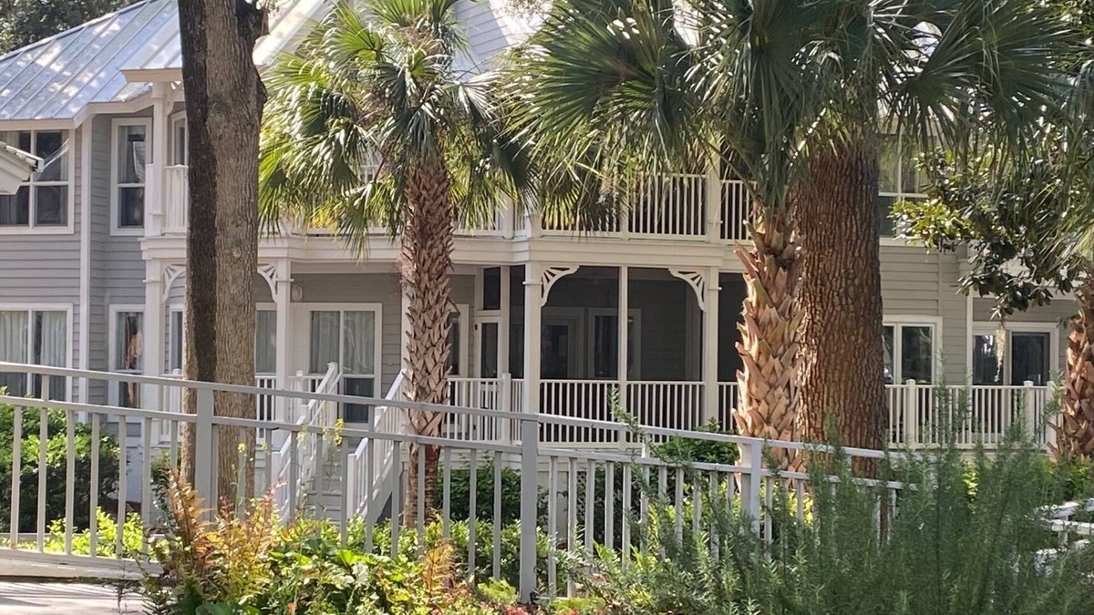 Folly Field Villa | 2 BR HHI Villa; Ocean Palms - Golf, Tennis, Full Westin Access & Walk to Beach
