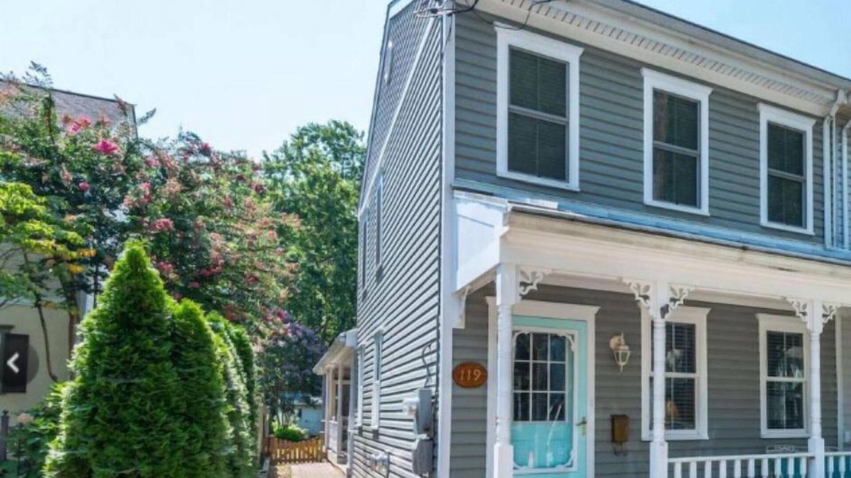 Eastport House | 2 BR home on quiet street in Eastport with lovely screened porch.