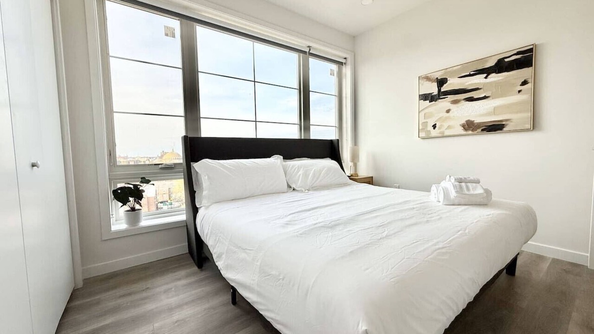 Poplar Apartment | 2 BR in the heart of an old city