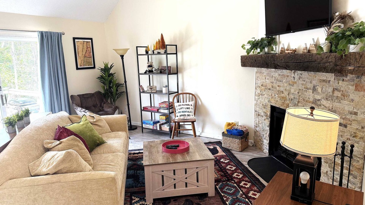 Hancock Condo | 2 BR Jiminy Peak w Mountain View Sleeps 7 Gorgeous