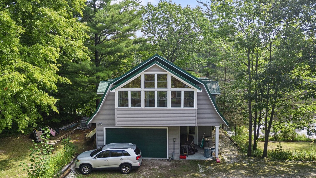 Town of Macomb Apartment | 2 BR Lakefront Apartment on Black Lake