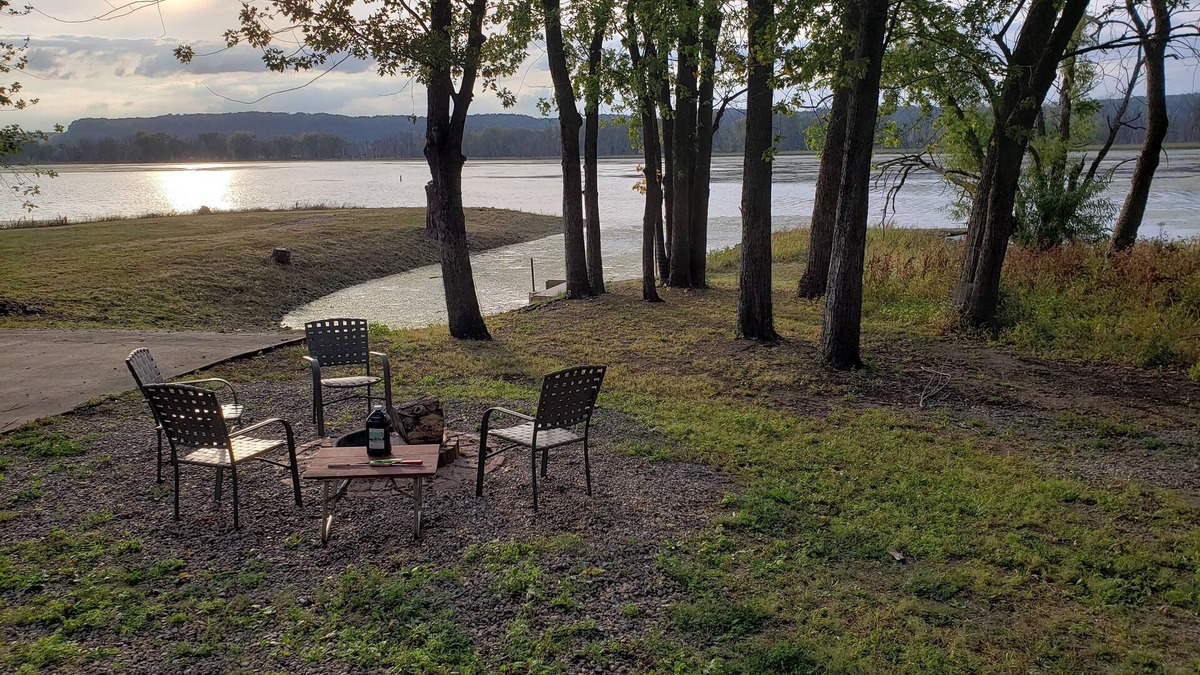 Prairie Du Chien House | 2 BR Lakefront Prairie Du Chien - Gremore Lake