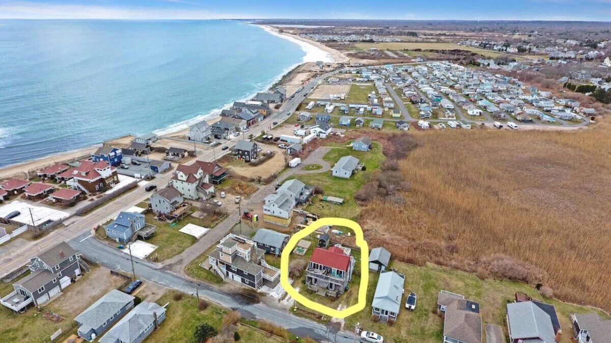 Matunuck House | 2 BR Matunuck Beach House, 1 Block from Ocean