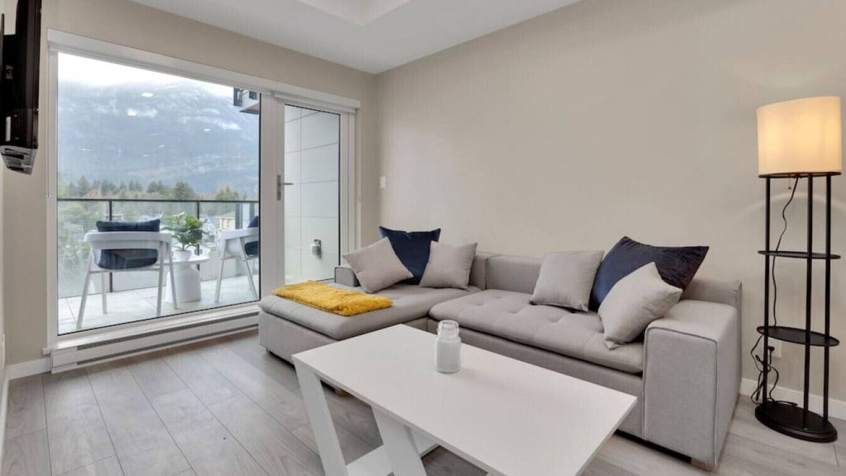 Downtown Squamish Apartment | 2-BR Squamish Condo with Remarkable Mountain Views