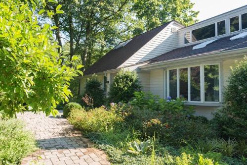 Town of North Castle Apartment | 2-Br Stylish Apt & Sauna in Woods. 24/7 check-in.