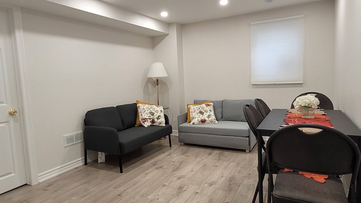 Pleasant View Apartment | 2-BR Unit with en-suite Baths, Private Kitchen & Living Rm near Seneca