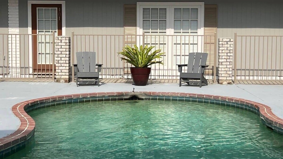 Highlands - Perkins Apartment | 2 br washer dryer Near LSU Tiger Stadium