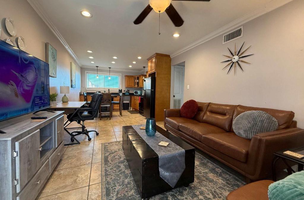 Highlands - Perkins Apartment | 2 br with Pool & washer dryer