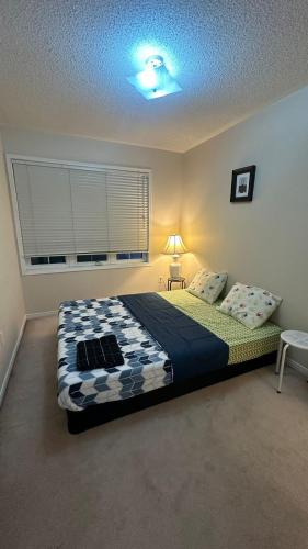 Brampton House | 2 Brampton Homestay- Great Location near All Amenities