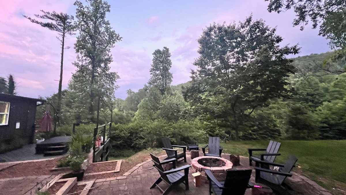 Clayton Cabin | 2 CABINS, 3 ACRES- HOT TUB VIEWS & ACCESS TO THE STATE PARK TRAILS