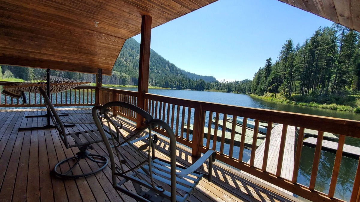 Chewelah Cabin | 2 cabins private lake front
