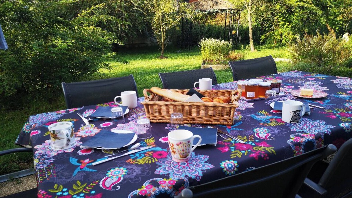 Baignes Bed & Breakfast | 2 Chambres table d'hôtes in the countryside le nid qui danse near Vesoul 2 to 6 pers.
