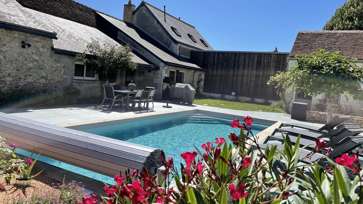 Azay-sur-Cher Cottage | 2 character gîtes, swimming pool, Châteaux de la Loire, 6 bedrooms 4SDBWC, 12 pers.