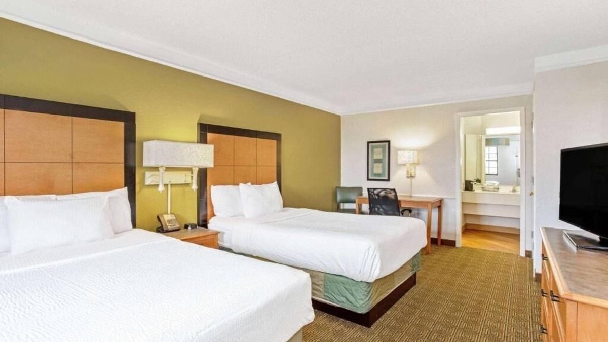 Orlando Hotel | 2 Comfortable Rooms Near Disney & Universal – Ideal Base for Orlando Fun!
