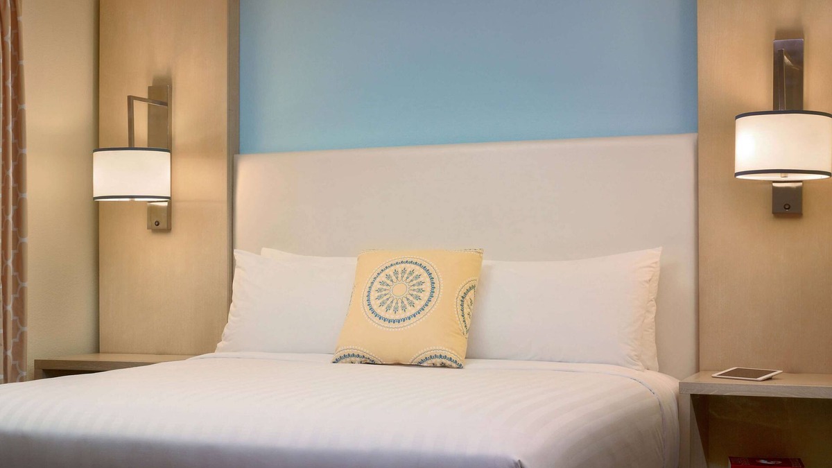 The Galleria Hotel | 2 Comfortable Units! w/Kitchen, Near Cockrell Butterfly Center!