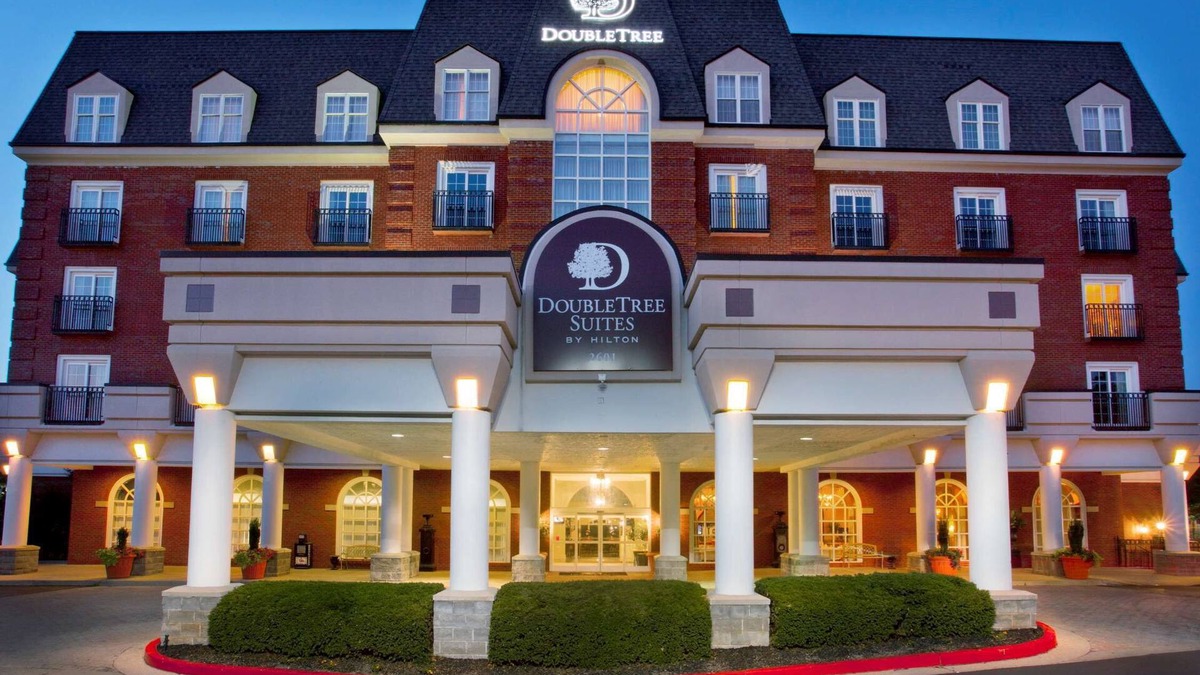 Lexington House | 2 Connecting Suites at a 4⭐️ Hotel
