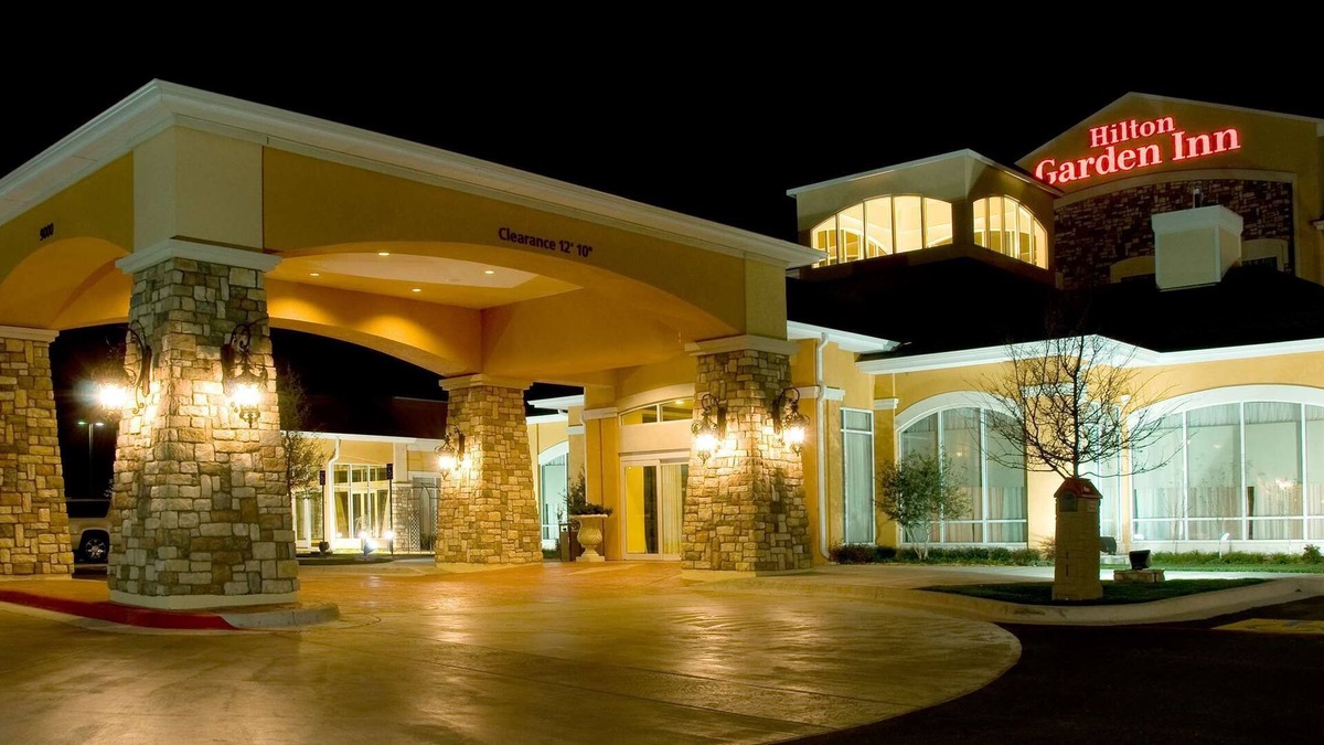 Soncy Hotel | 2 Connecting Suites at a Hotel