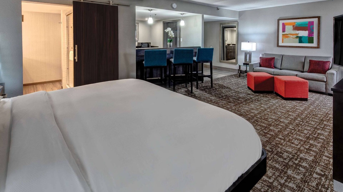 Jackson House | 2 Connecting Suites at a 4⭐️ Hotel
