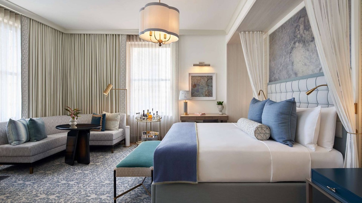 Financial District Hotel | 2 Connecting Suites at a 5⭐️ Hotel