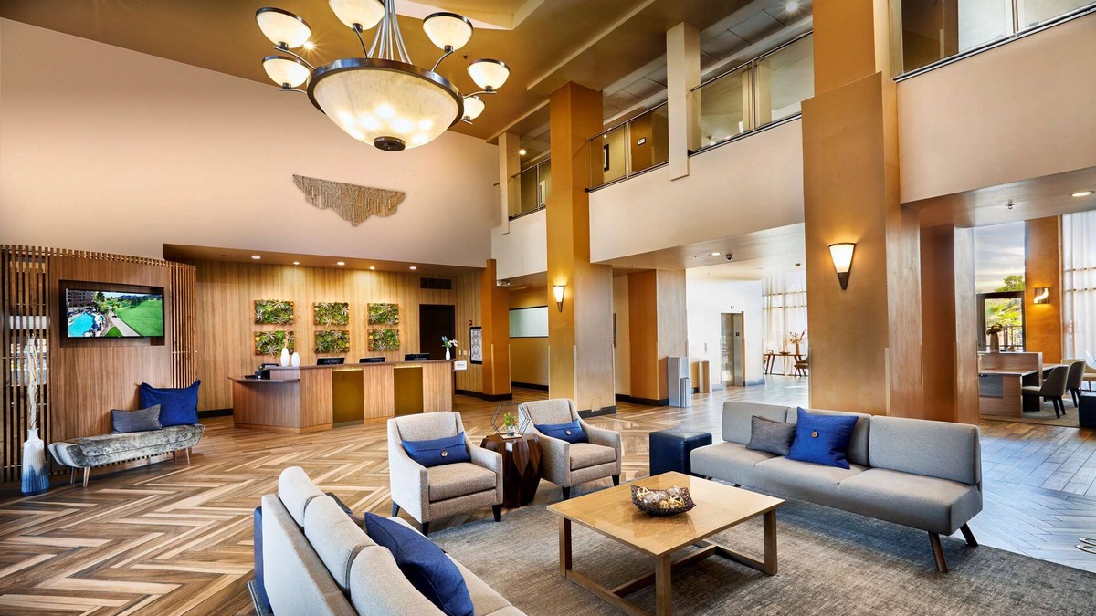 Paradise Village Corporate Center Hotel | 2 Connecting Suites at a Hotel