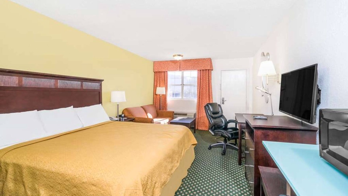 Lookout Valley Neighborhood Association Hotel | 2 Convenient Units! Free Parking, Pets Allowed! Near Raccoon Mountains Caverns