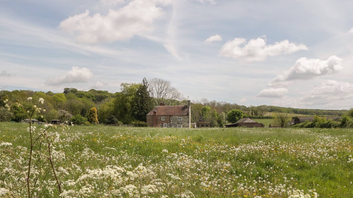 Bere Regis Cottage | 2 COURT FARM, pet friendly, character holiday cottage in Bere Regis