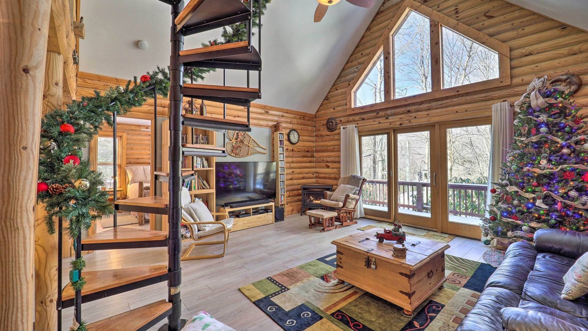 Charter Hills Cabin | 2 Decks & Fire Pit: Scenic Beech Mountain Retreat!