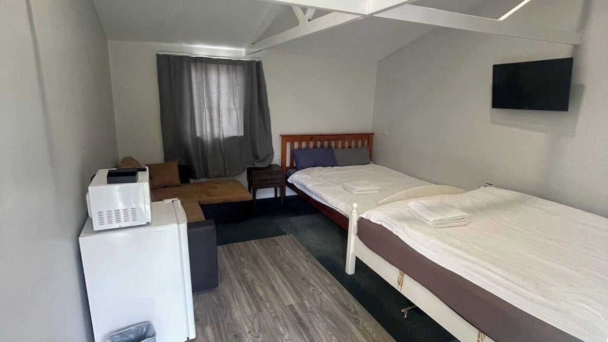 Rotorua Ski Chalet | 2 Double 1 Sofa bed chalet unit B